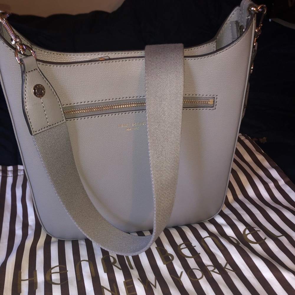 ❤️HB Bowery Messenger Bag;Like new w/ dust bag.